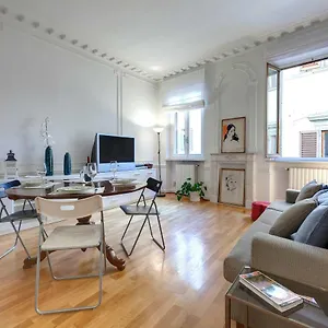 https://finardi-apartment.it-tuscanyhotel.com
